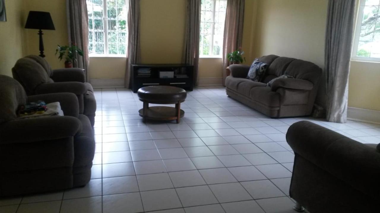 The Crescent Guesthouses - Bnb/Self Catering Durban Luaran gambar