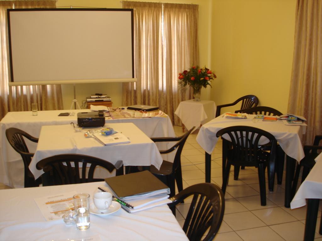 The Crescent Guesthouses - Bnb/Self Catering Durban Luaran gambar